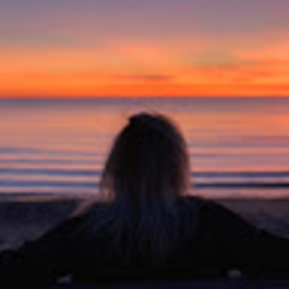 Meet your Posher, Olivia - Picture 1 of 1